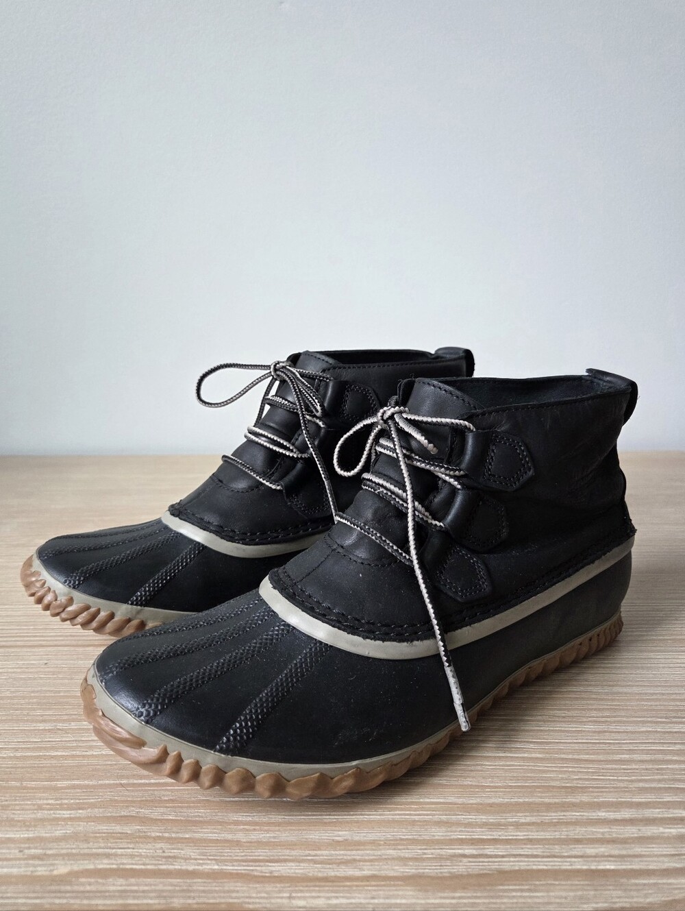 Sorel Black Ankle Lace Up Waterproof Duck Boots Womens Size 9.5 - Picture 2 of 10
